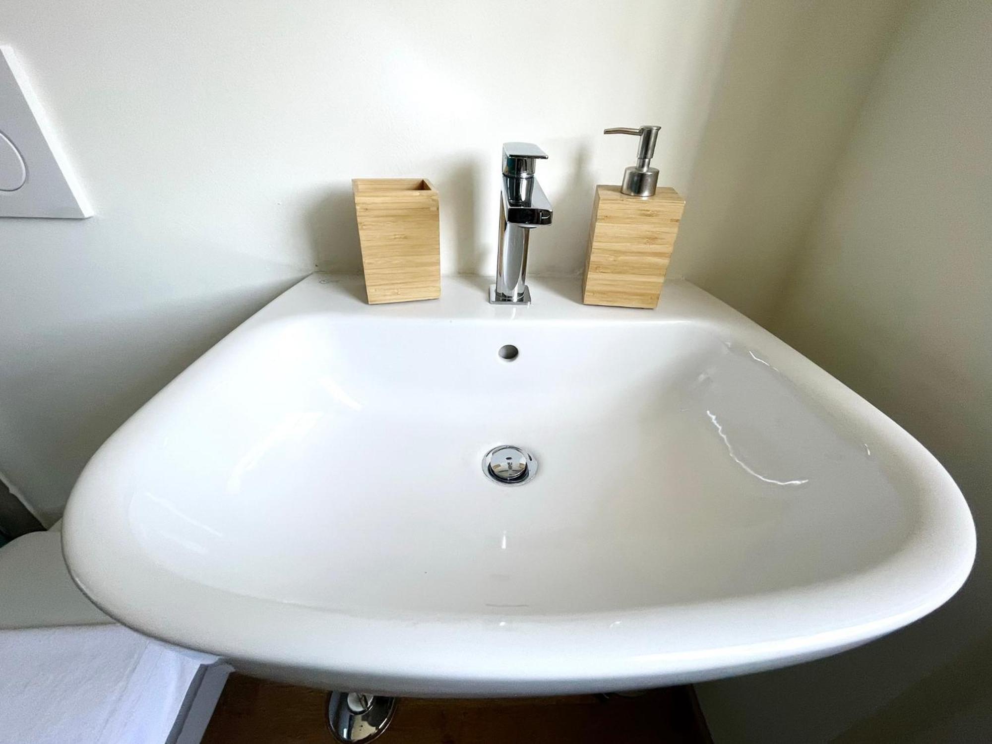 Lovingstresa 2 Brand New Apartment Dış mekan fotoğraf