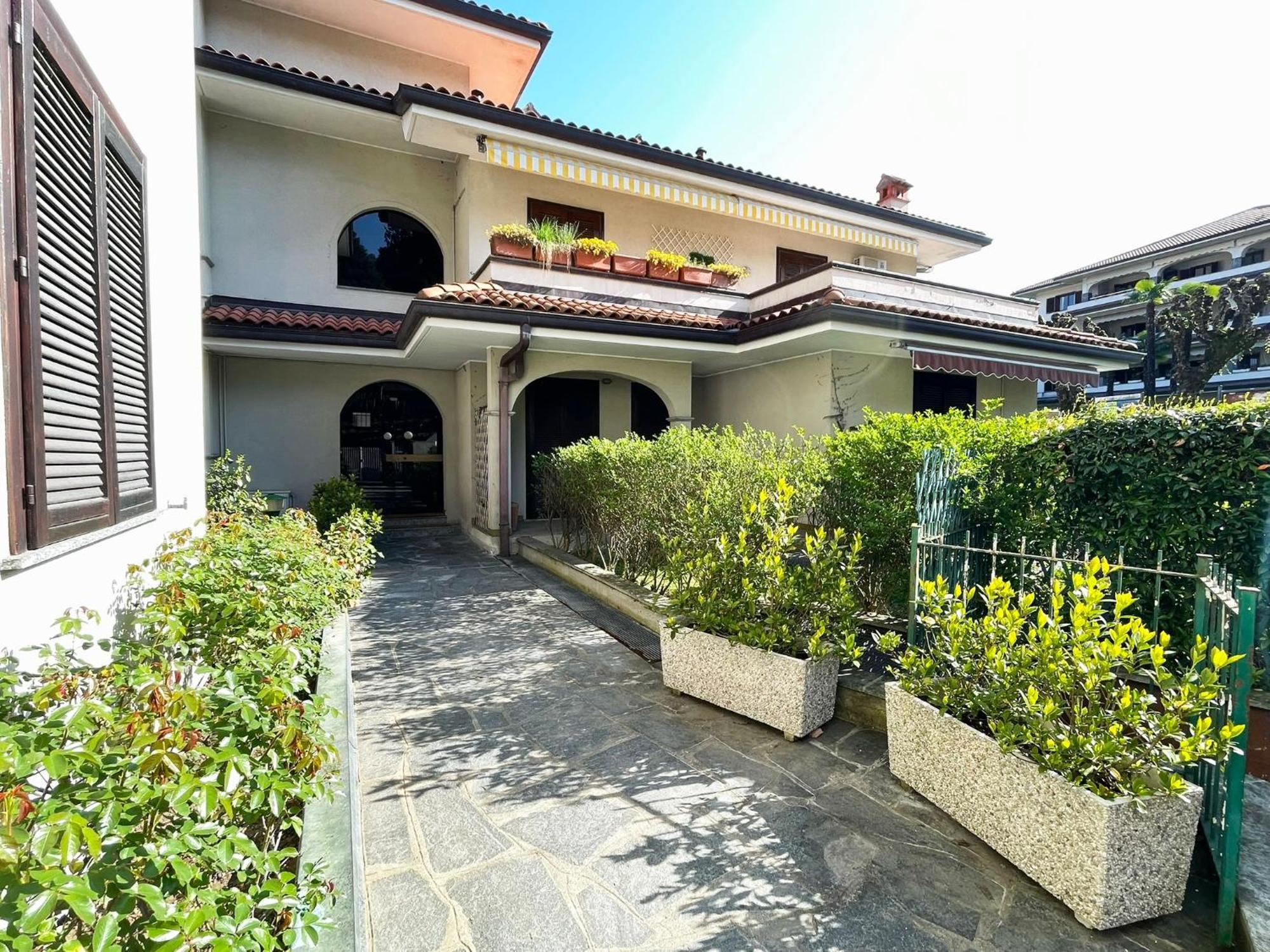 Lovingstresa 2 Brand New Apartment Dış mekan fotoğraf
