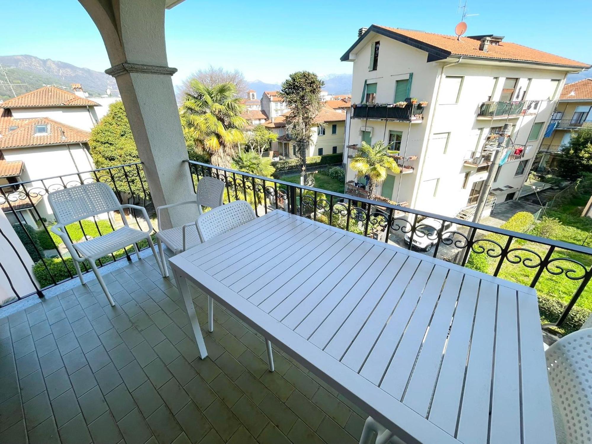 Lovingstresa 2 Brand New Apartment Dış mekan fotoğraf